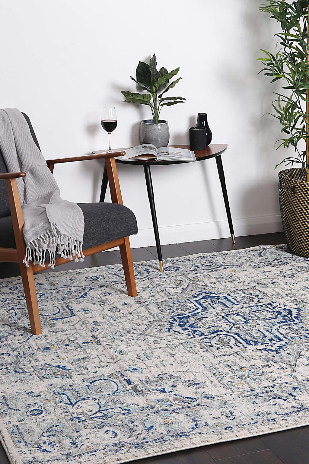 Delicate Montana Ivory & Blue Rug