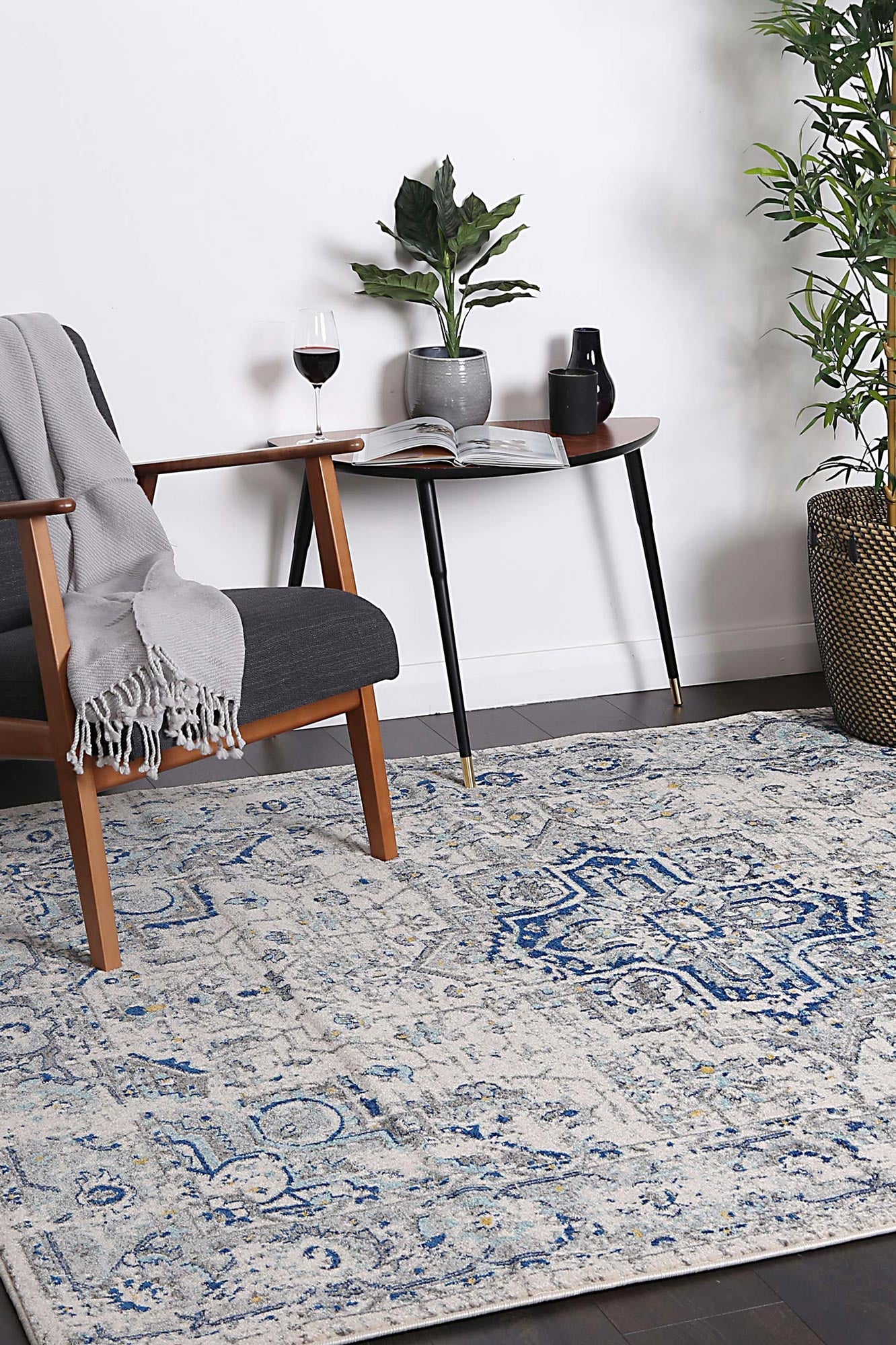 Delicate Montana Ivory & Blue Rug