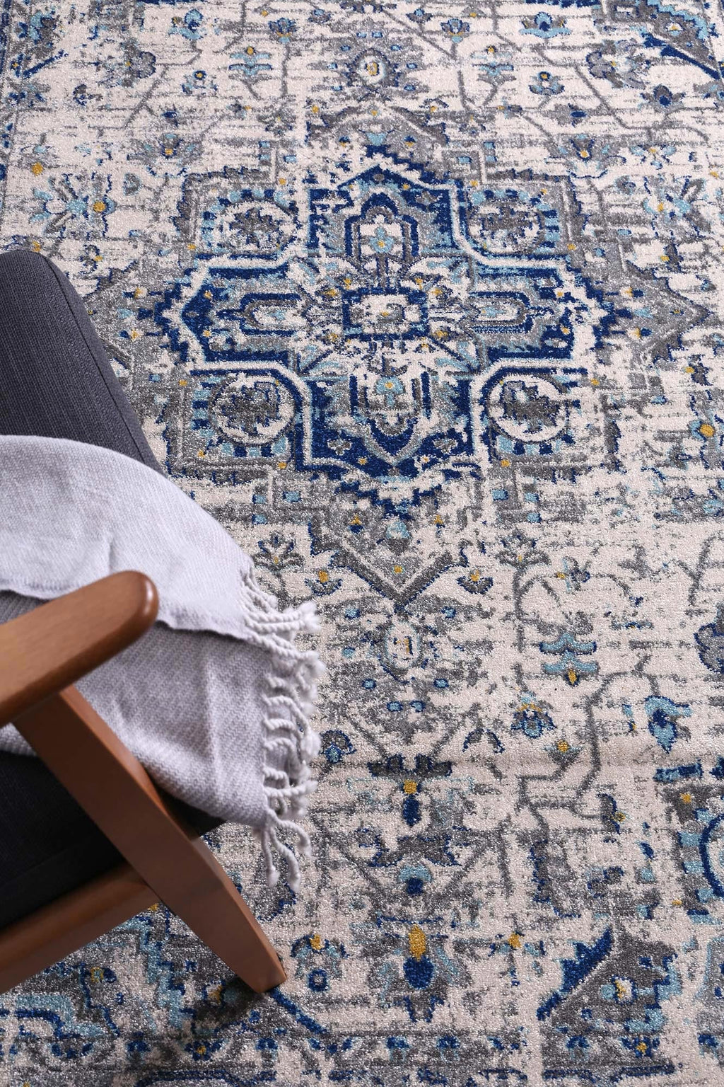Delicate Montana Ivory & Blue Rug