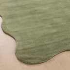 Ollie Scalloped Irregular Rug Green