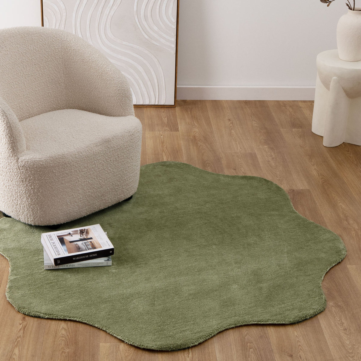 Ollie Scalloped Irregular Round Rug Green