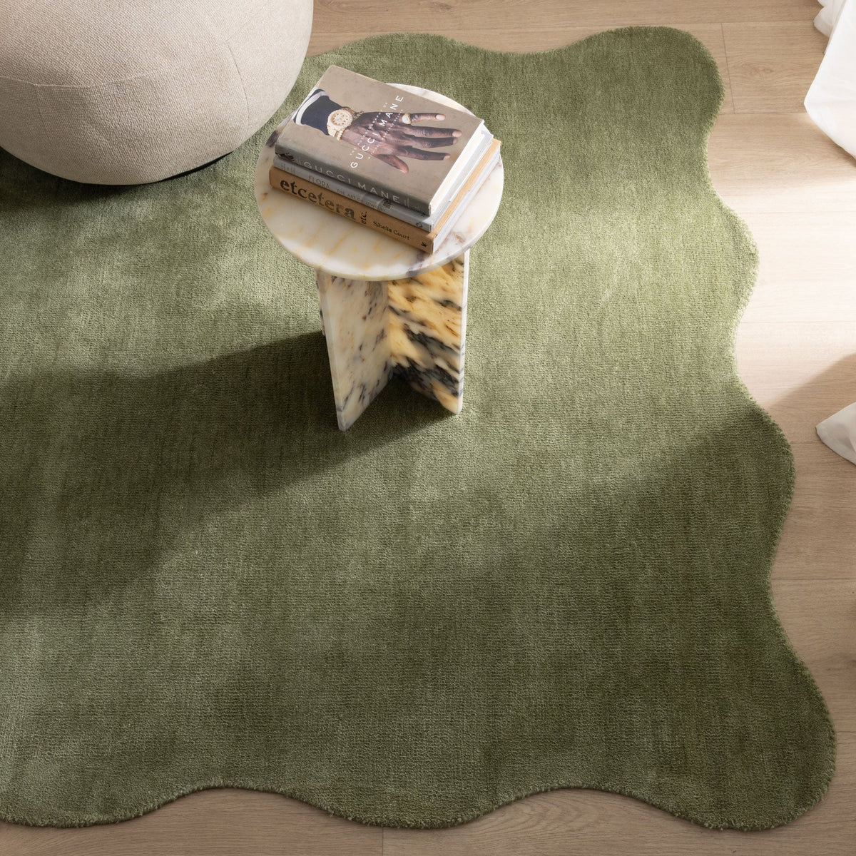 Ollie Scalloped Irregular Rug Green