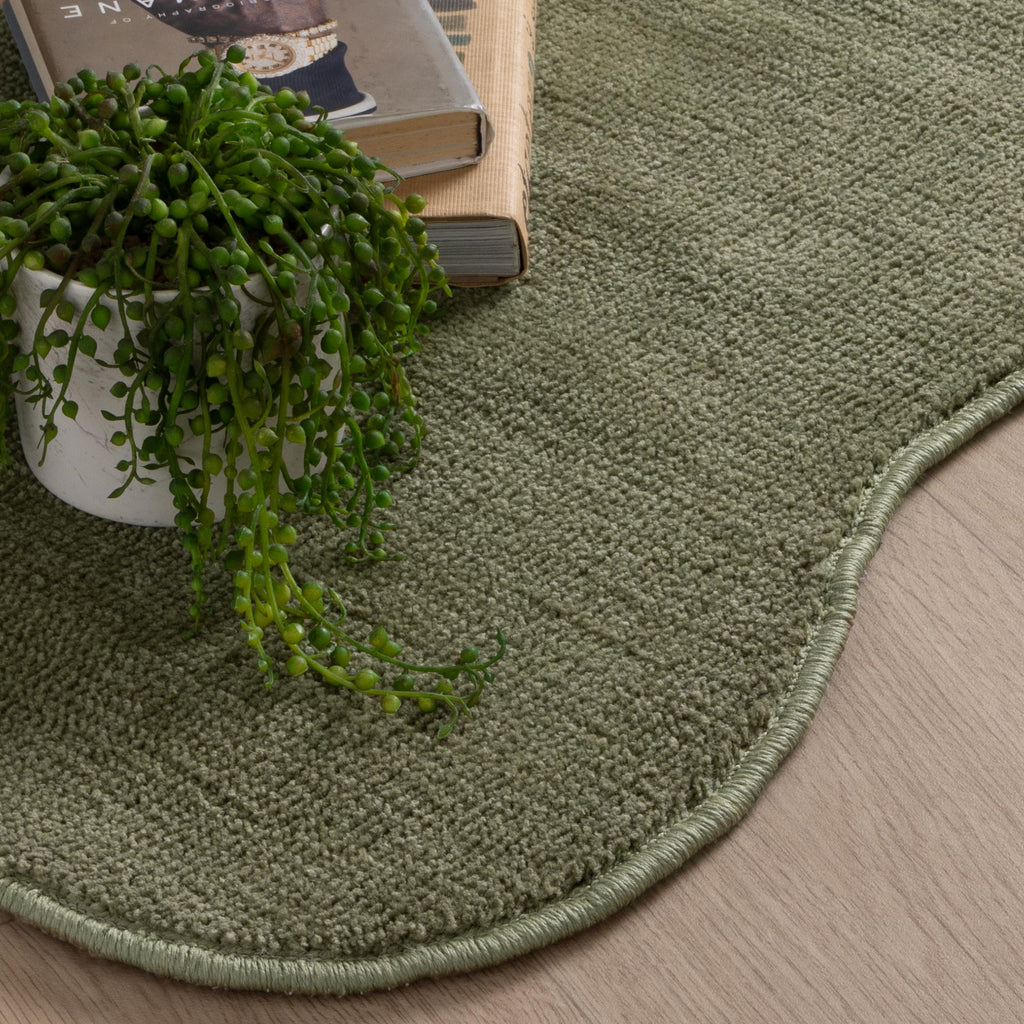 Ollie Scalloped Irregular Runner Green